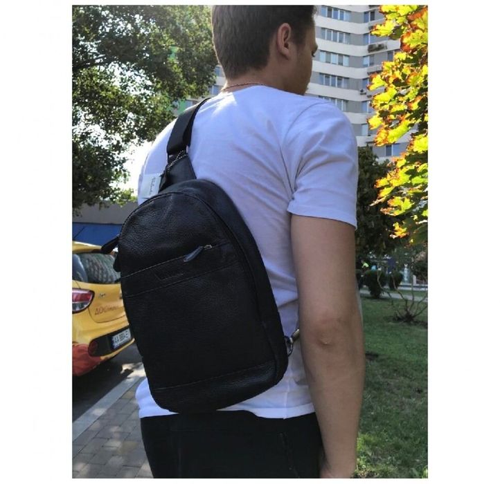 Городской мужской кожаный рюкзак от VALENTA ВМ7078 Чёрный, The black