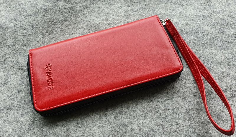 Шкіряний футляр на блискавці Valenta 1317L для телефонів до 157х77х15 мм Червоний, Червоний