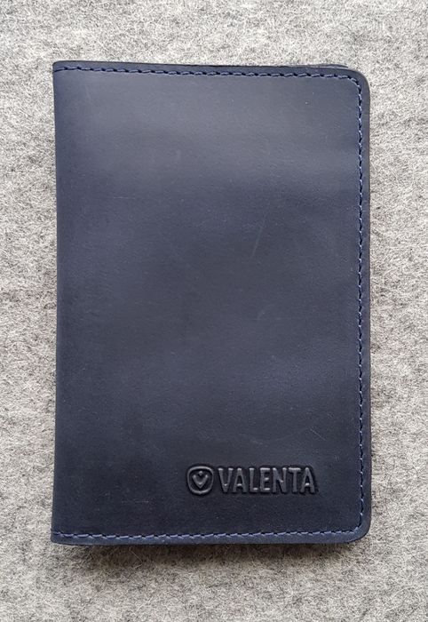 Кожаная обложка для прав, ID паспорта и карточек Valenta Темно-синяя, ок1496, Темно-синий