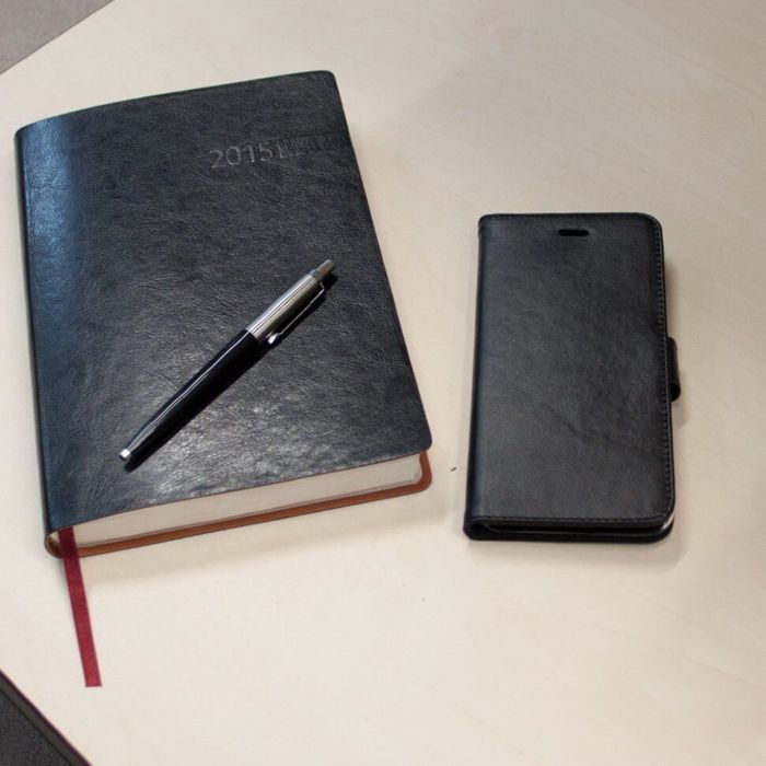 Кожаный черный чехол-книжка Valenta для iPhone 6/6S Plus - 5.5 дюйма, Чорний