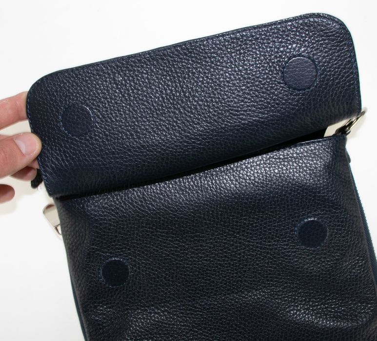 Кожаная синяя мужская сумка-планшет Valenta ВМ7072 с молниями, Темно-синий