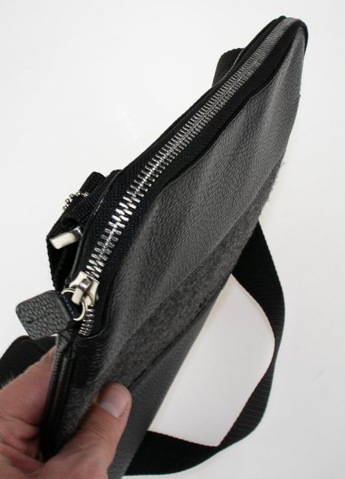 Кожаная черная мужская сумка-планшет Valenta с войлоком, The black